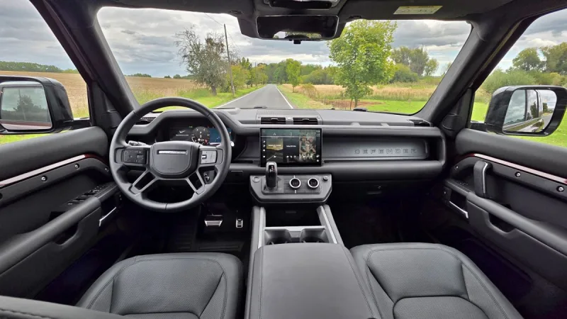 test-land-rover-defender-110-d300-sedona-edition-2025-17