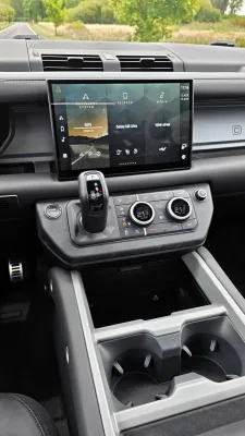 test-land-rover-defender-110-d300-sedona-edition-2025-19