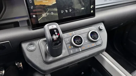 test-land-rover-defender-110-d300-sedona-edition-2025-20