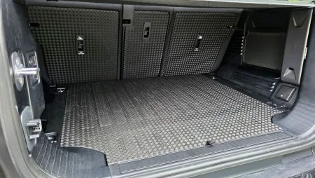 test-land-rover-defender-110-d300-sedona-edition-2025-28
