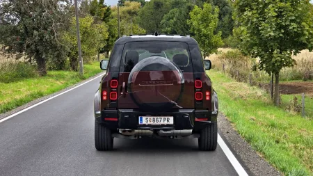 test-land-rover-defender-110-d300-sedona-edition-2025-7