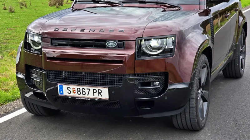 test-land-rover-defender-110-d300-sedona-edition-2025-10