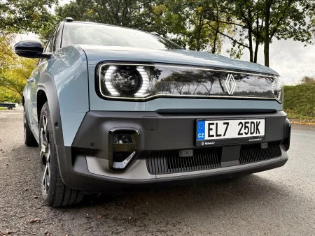 test-renault-4-e-tech-elektricky-2025-11