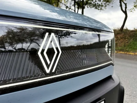 test-renault-4-e-tech-elektricky-2025-13
