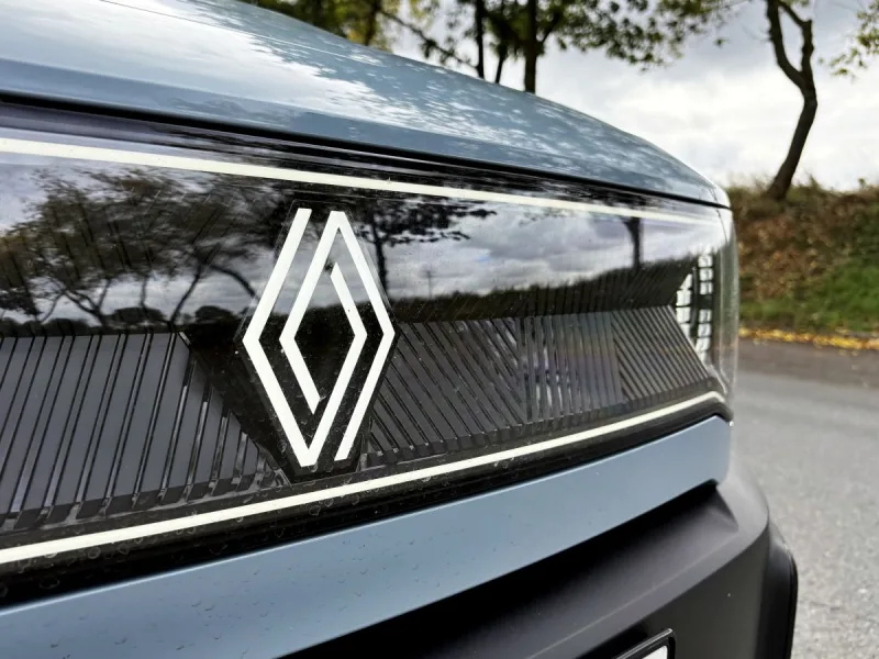 test-renault-4-e-tech-elektricky-2025-13