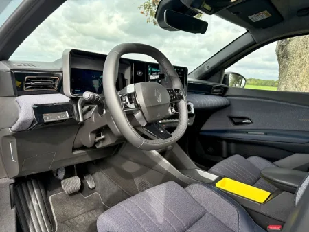 test-renault-4-e-tech-elektricky-2025-18