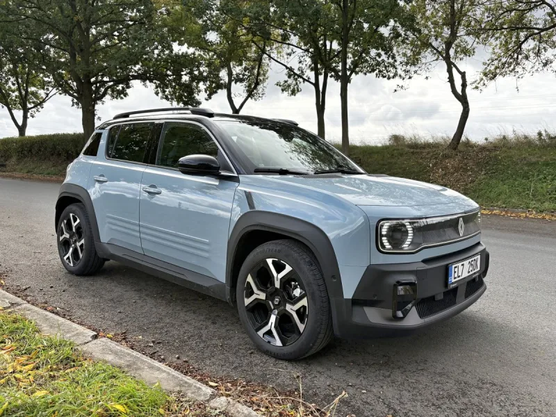 test-renault-4-e-tech-elektricky-2025-10