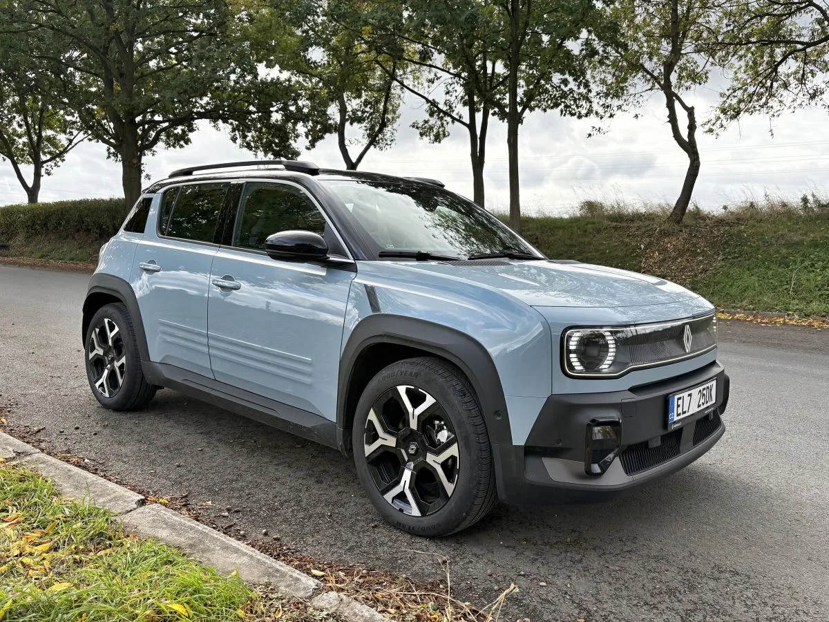 test-renault-4-e-tech-elektricky-2025-10