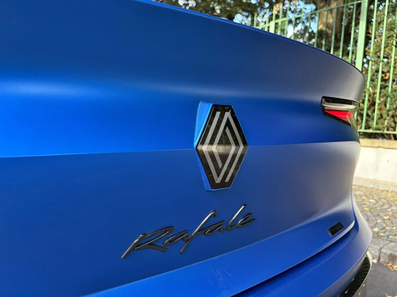 test-renault-rafale-hyper-hybrid-e-tech-4x4-300-2025-10