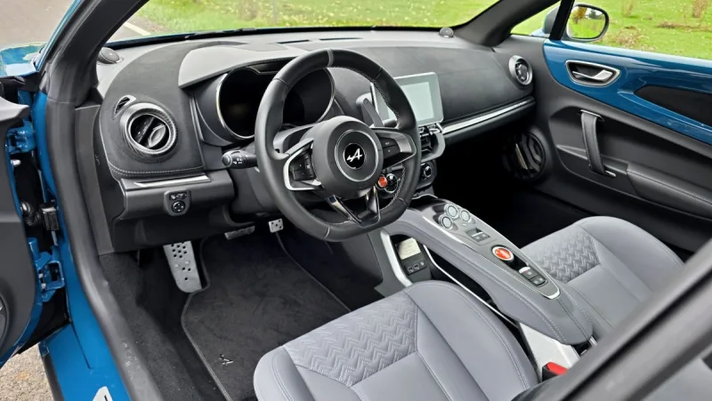 test-alpine-a110-gts-2025-18