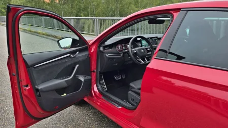 test-skoda-octavia-rs-20-tsi-dsg-2025-15