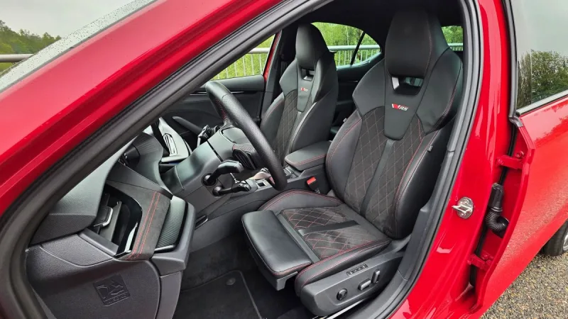 test-skoda-octavia-rs-20-tsi-dsg-2025-23