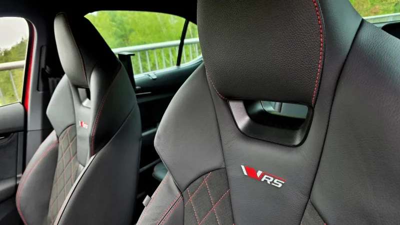 test-skoda-octavia-rs-20-tsi-dsg-2025-24