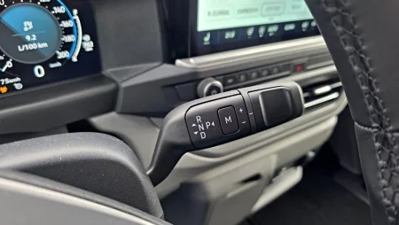 test-2025-volkswagen_caravelle_t7-20_tdi_125_kw-4motion-privesny_vozik_s_autem-12