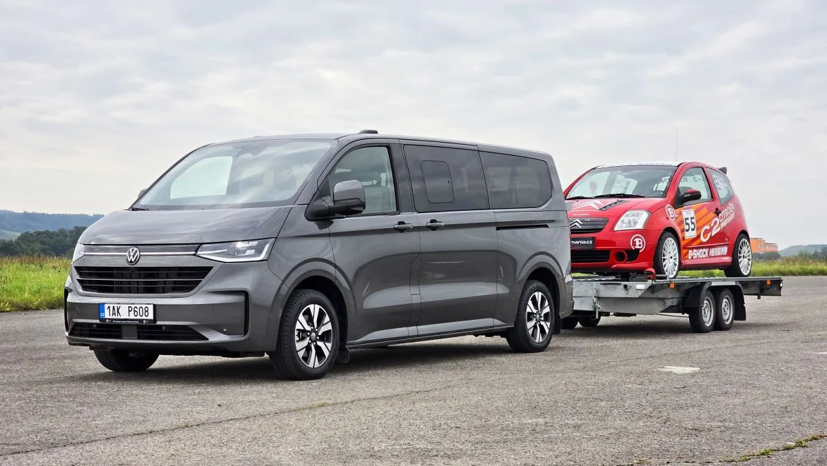test-2025-volkswagen_caravelle_t7-20_tdi_125_kw-4motion-privesny_vozik_s_autem-2