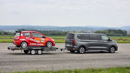 test-2025-volkswagen_caravelle_t7-20_tdi_125_kw-4motion-privesny_vozik_s_autem-6