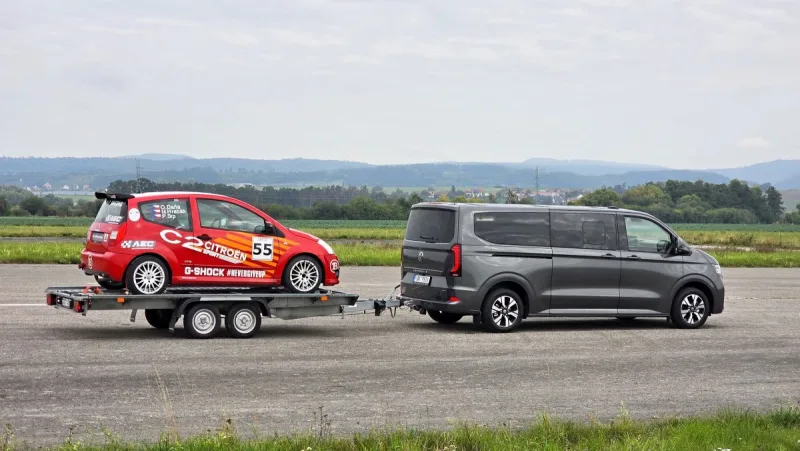 test-2025-volkswagen_caravelle_t7-20_tdi_125_kw-4motion-privesny_vozik_s_autem-6