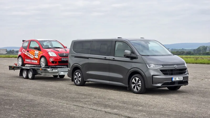 test-2025-volkswagen_caravelle_t7-20_tdi_125_kw-4motion-privesny_vozik_s_autem-7