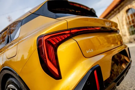 2025-kia_k4-8