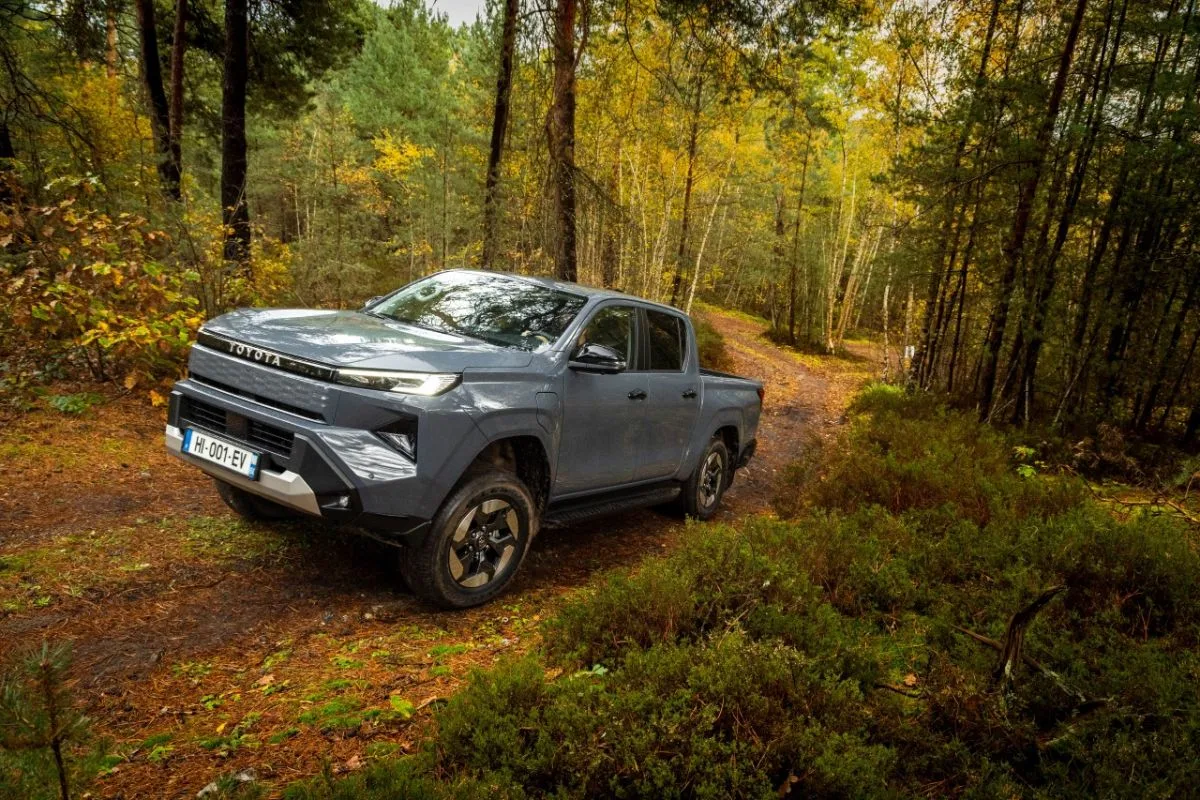 toyota-hilux-bev-2026-2