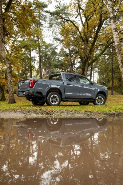 toyota-hilux-bev-2026-5