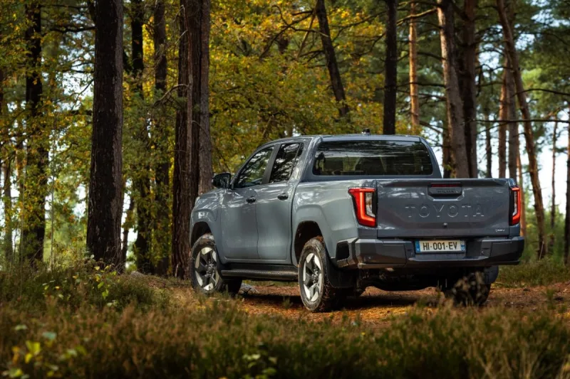 toyota-hilux-bev-2026-6