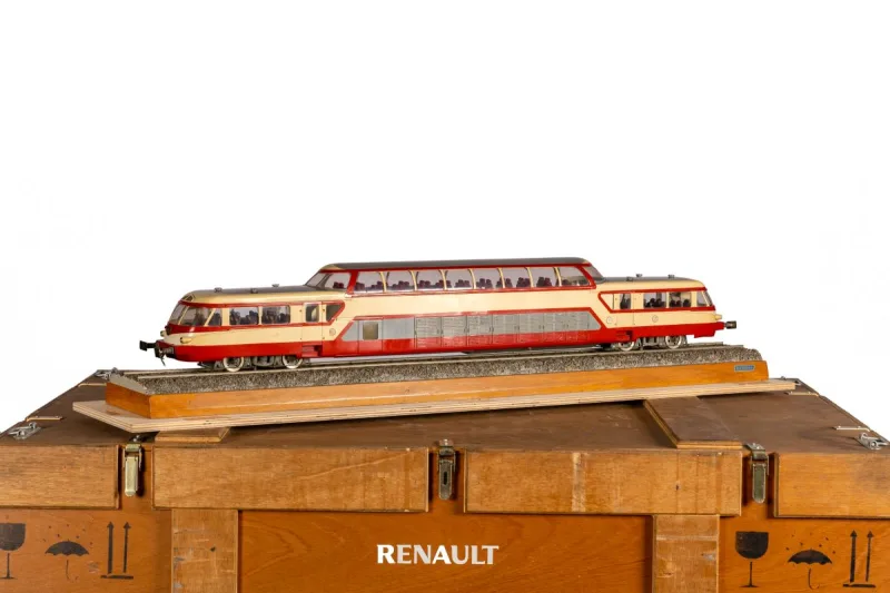 model-of-the-panoramic-railcar