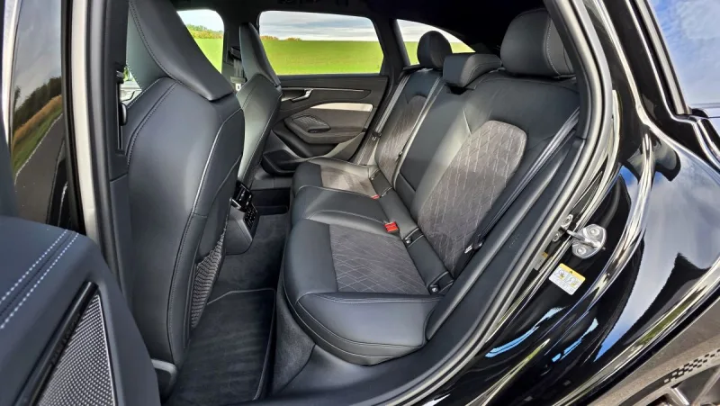 test-audi-a6-avant-30-tfsi-quattro-2025-16