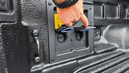 test-ford-ranger-stormtrak-2-3-ecoboost-phev-2025-22