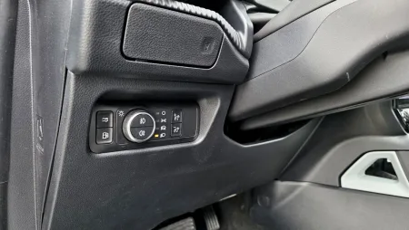 test-ford-ranger-stormtrak-2-3-ecoboost-phev-2025-26