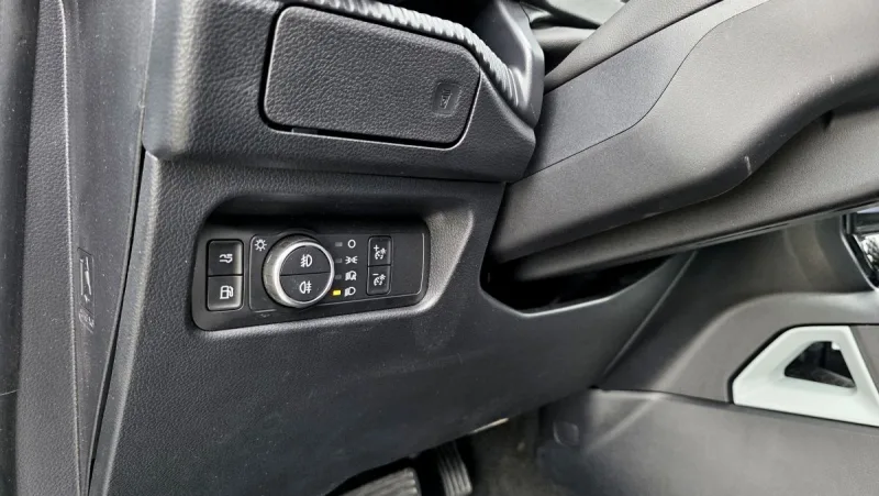 test-ford-ranger-stormtrak-2-3-ecoboost-phev-2025-26