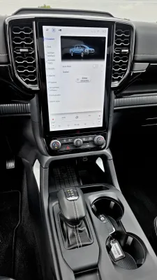 test-ford-ranger-stormtrak-2-3-ecoboost-phev-2025-28