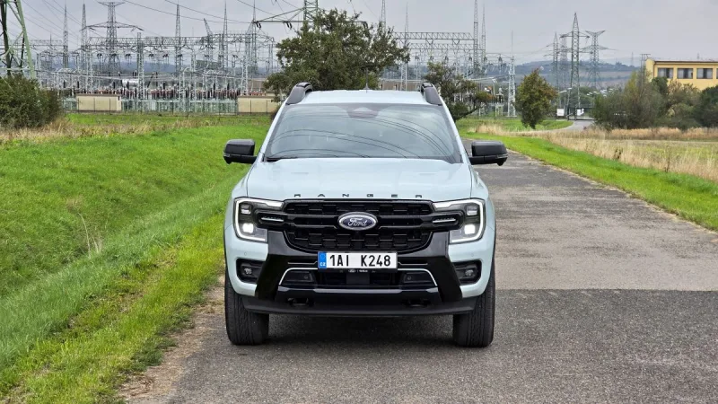test-ford-ranger-stormtrak-2-3-ecoboost-phev-2025-5