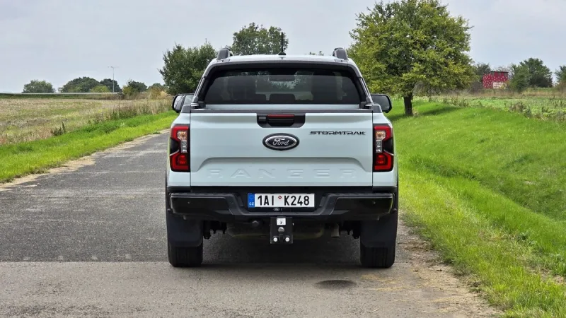 test-ford-ranger-stormtrak-2-3-ecoboost-phev-2025-9