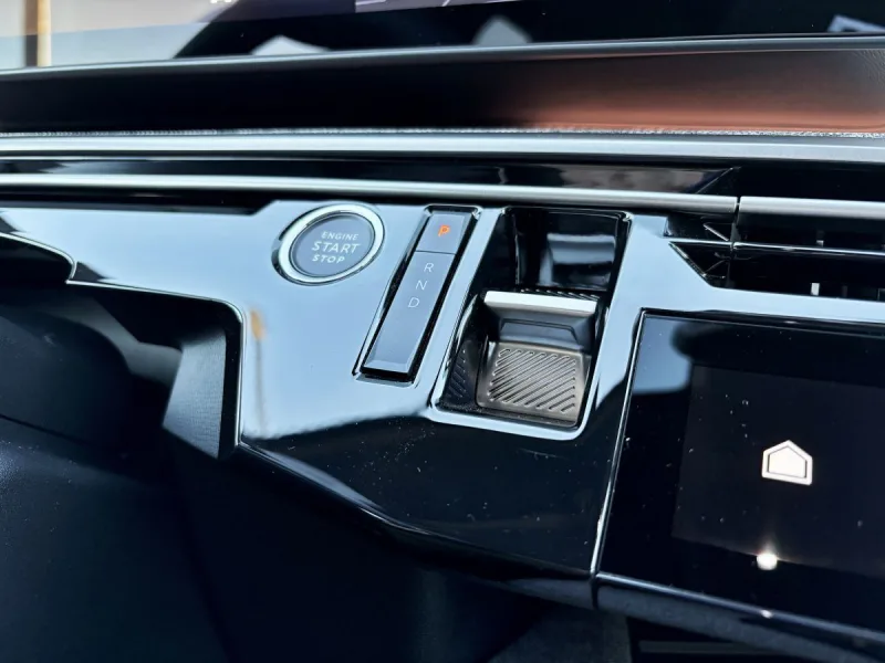 test-peugeot-e-5008-dual-motor-gt-elektromobil-2025-16