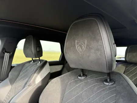 test-peugeot-e-5008-dual-motor-gt-elektromobil-2025-20