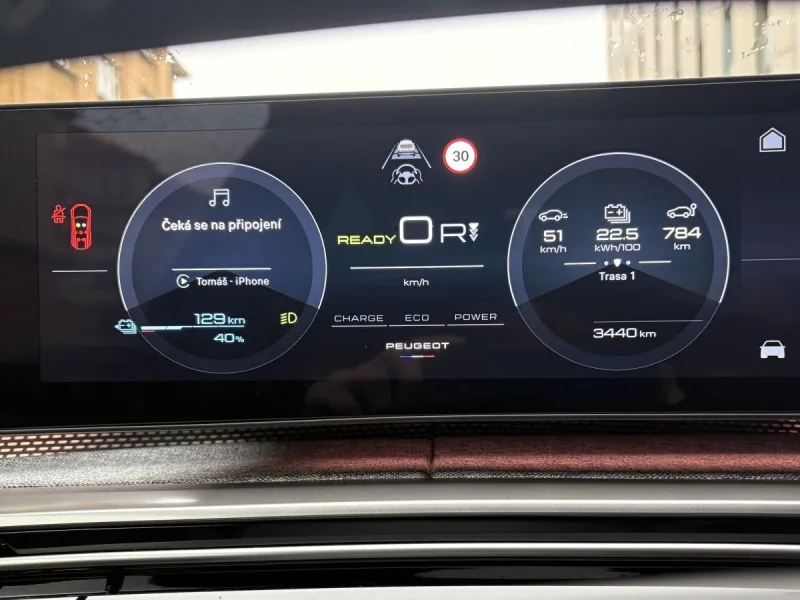 test-peugeot-e-5008-dual-motor-gt-elektromobil-2025-26