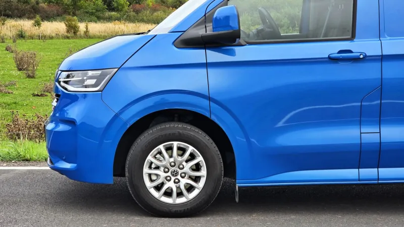 test-volkswagen-transporter-skrin-kr-2-0-tdi-110-kw-2025-10
