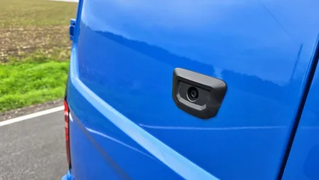 test-volkswagen-transporter-skrin-kr-2-0-tdi-110-kw-2025-12