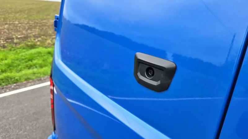 test-volkswagen-transporter-skrin-kr-2-0-tdi-110-kw-2025-12