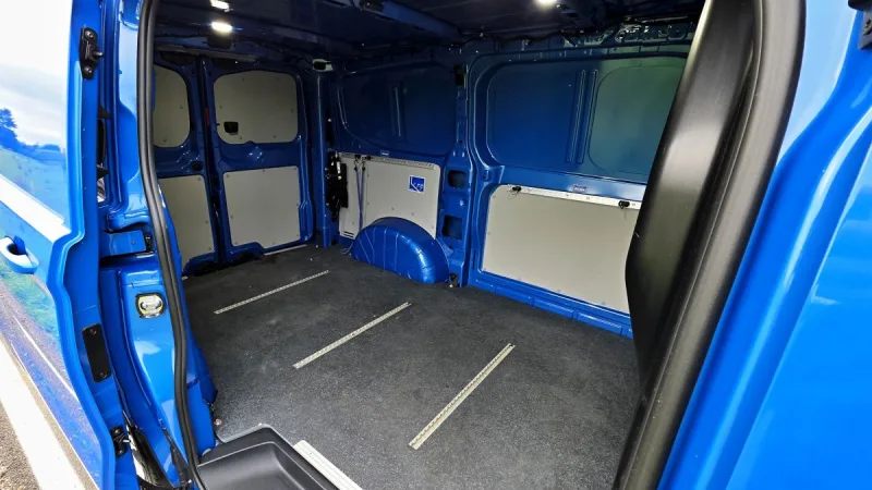 test-volkswagen-transporter-skrin-kr-2-0-tdi-110-kw-2025-23