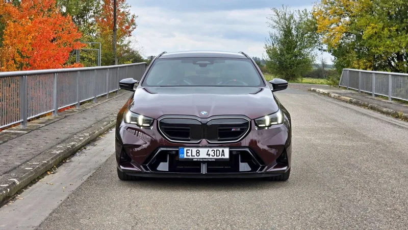 test-bmw-m5-touring-2025