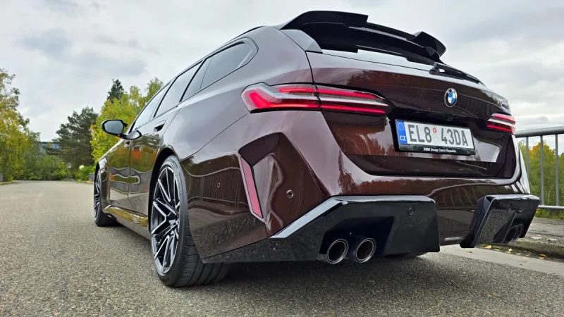 test-bmw-m5-touring-2025-12