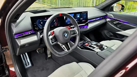 test-bmw-m5-touring-2025-19