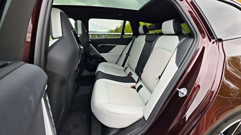 test-bmw-m5-touring-2025-28