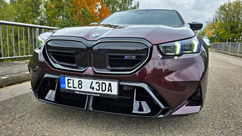 test-bmw-m5-touring-2025-9
