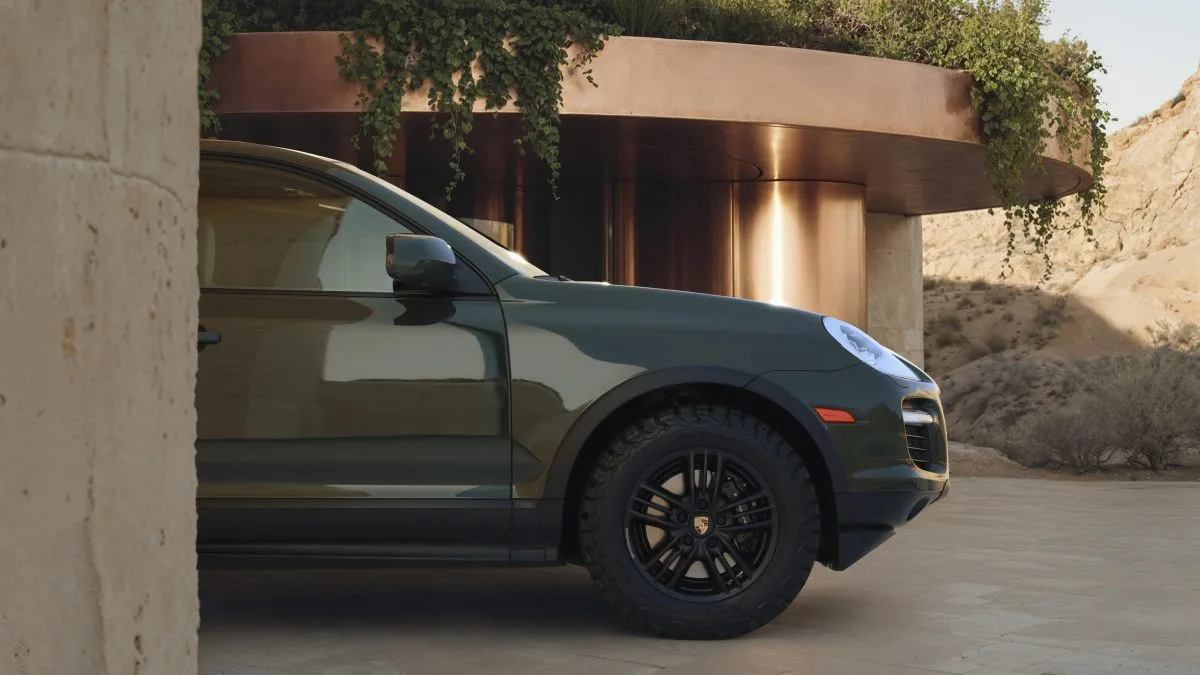 2025-porsche-cayenne-gts-porsche-sonderwunsch-12