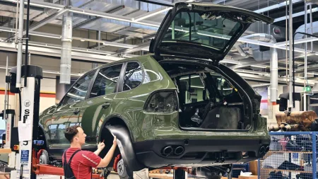 2025-porsche-cayenne-gts-porsche-sonderwunsch-2