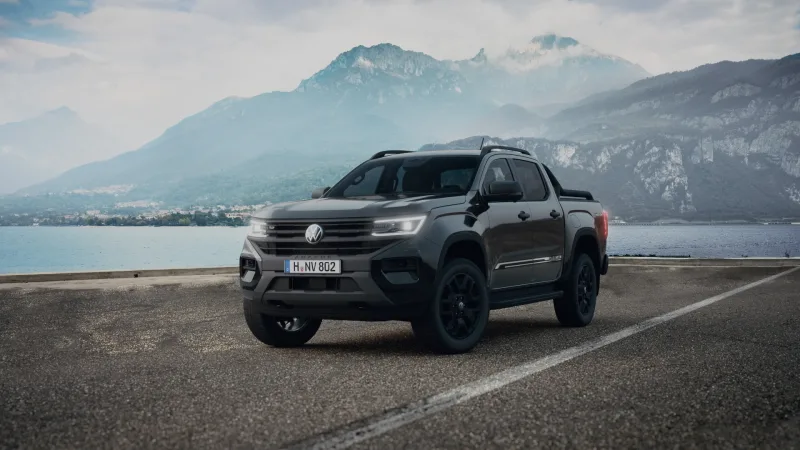 2025-volkswagen-amarok-dark-label