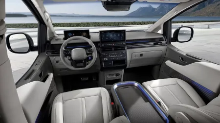 2026-facelift-hyundai_staria-6